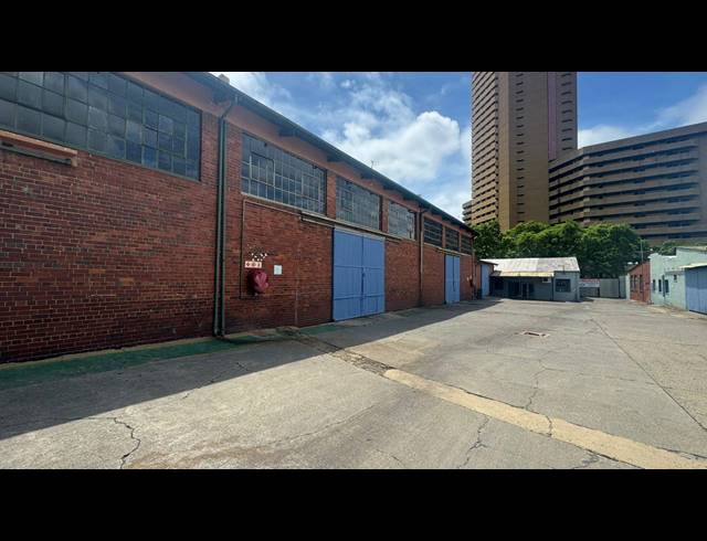 2,002M² WAREHOUSE TO LET IN PRETORIA WEST